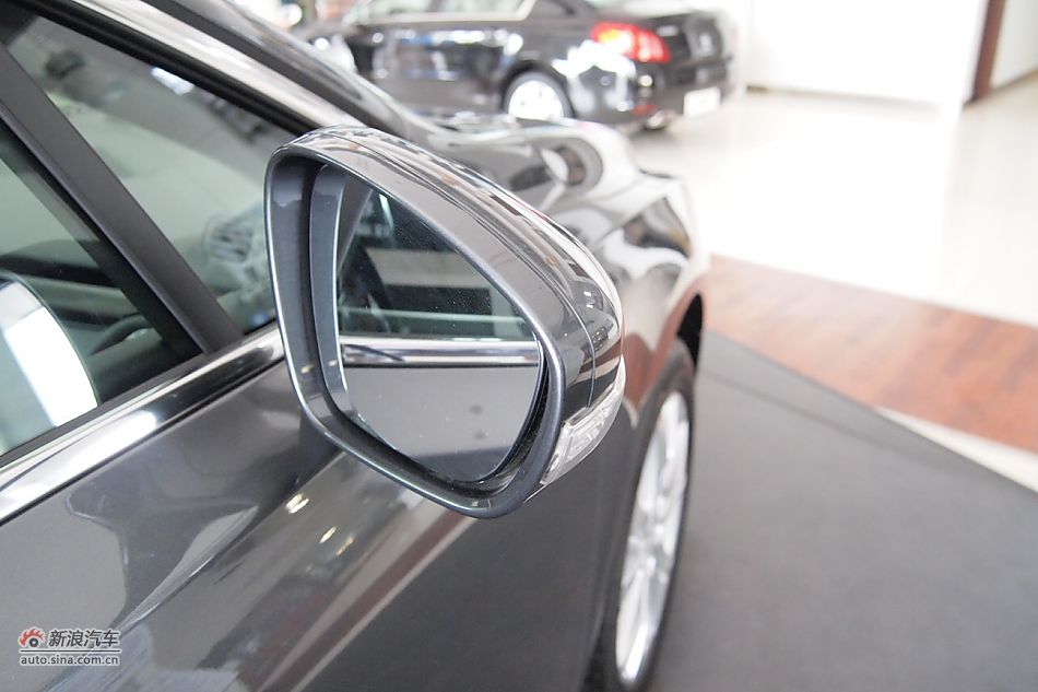 东风标致508 2.3L自动旗舰型