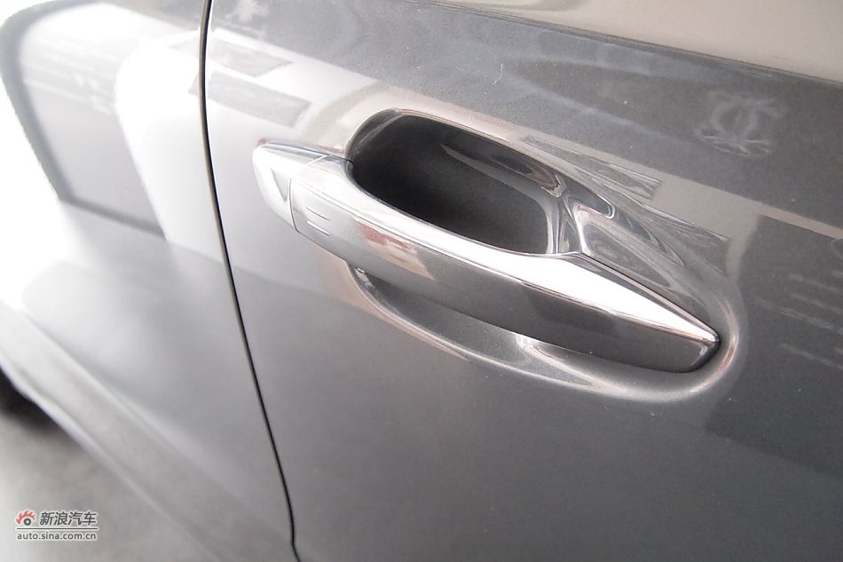 东风标致508 2.3L自动旗舰型