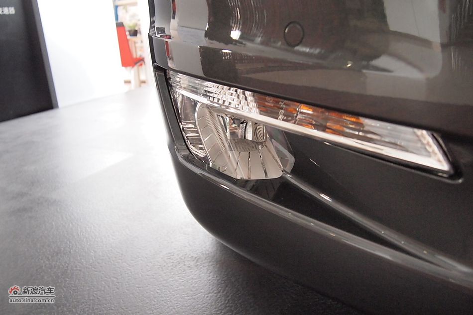 东风标致508 2.3L自动旗舰型