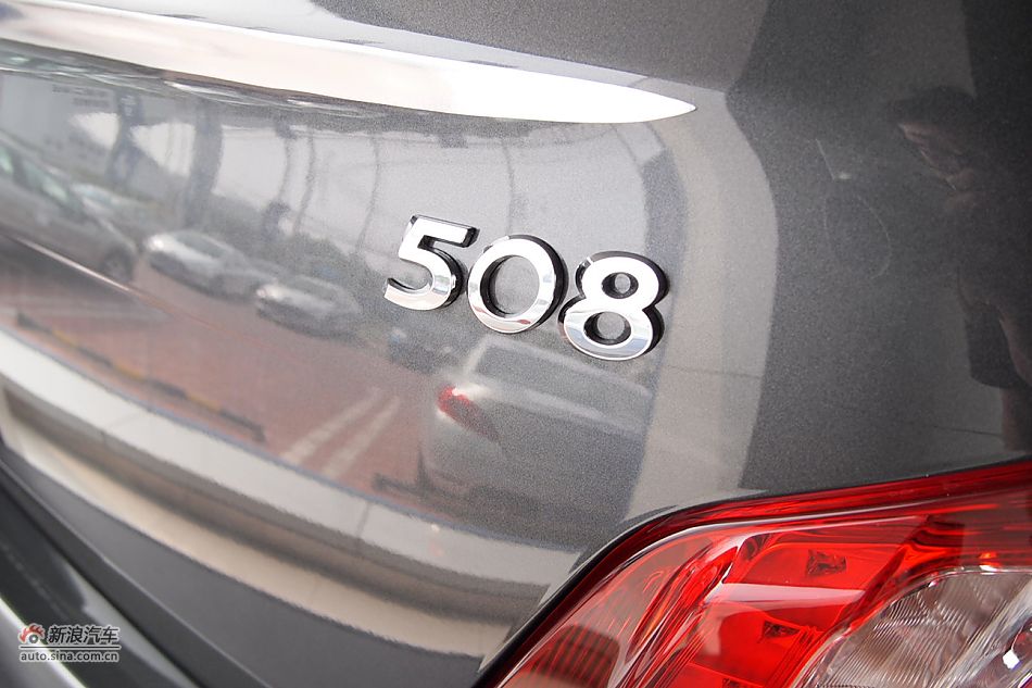 东风标致508 2.3L自动旗舰型