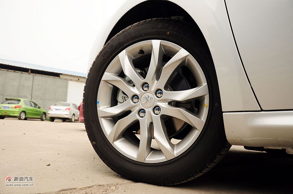 2011款标致508实拍