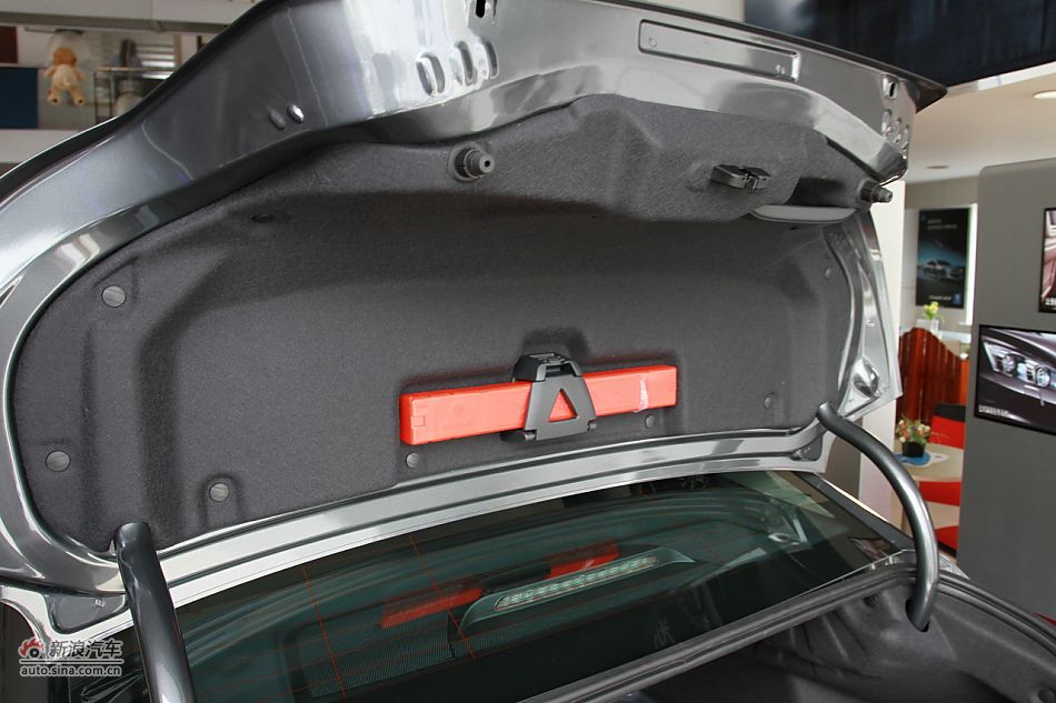 2011款标致508 2.3L自动豪华版