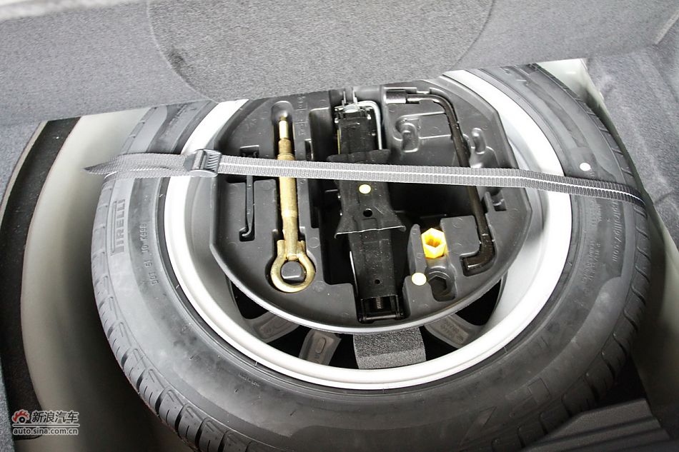 2011款标致508 2.3L自动豪华版