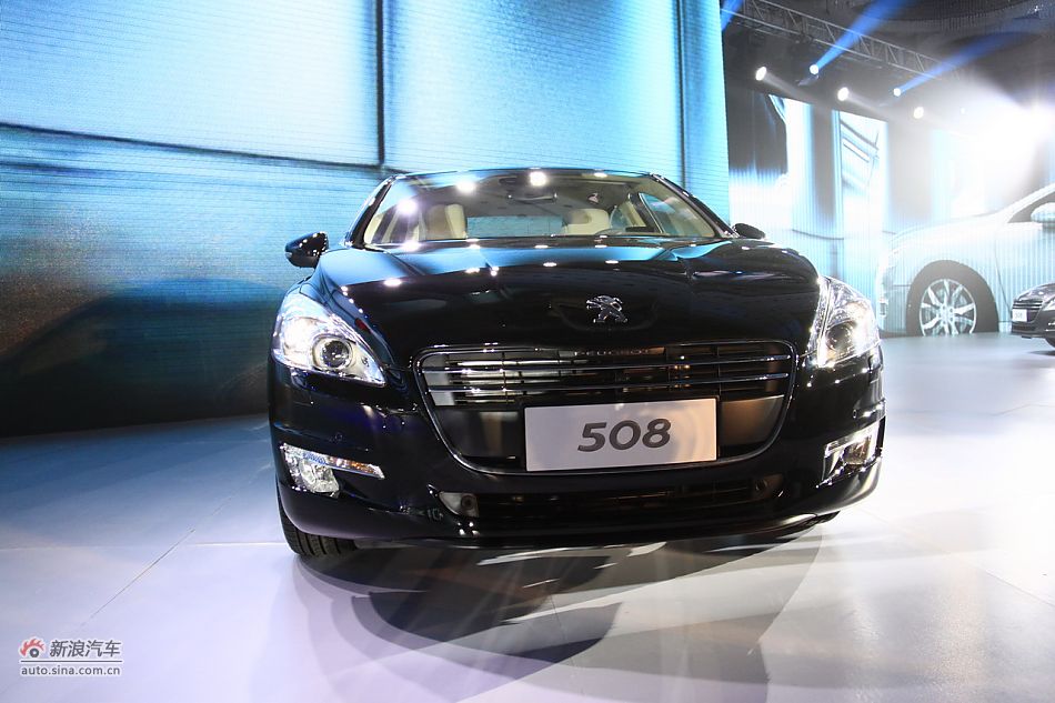 东风标致508上市现场车型外观