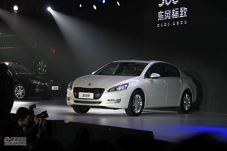 东风标致508上市现场车型外观