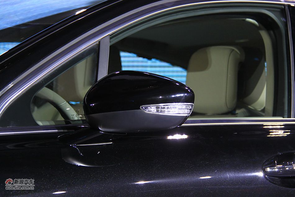 东风标致508上市现场车型外观