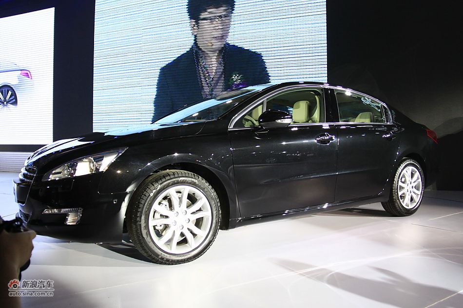 东风标致508上市现场车型外观