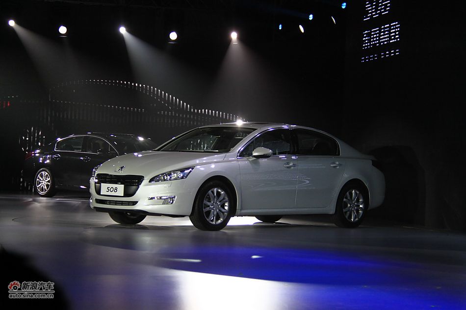 东风标致508上市现场车型外观