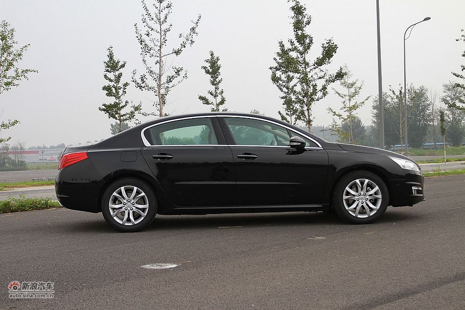 新浪试车评测东风标致508旗舰版