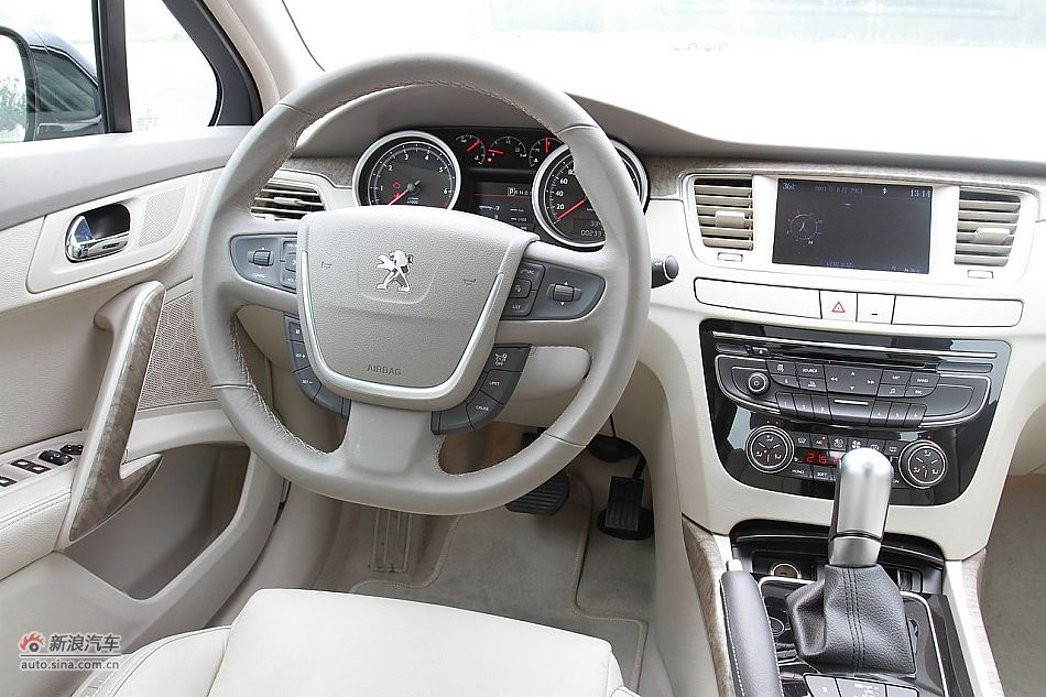 新浪试车评测东风标致508旗舰版