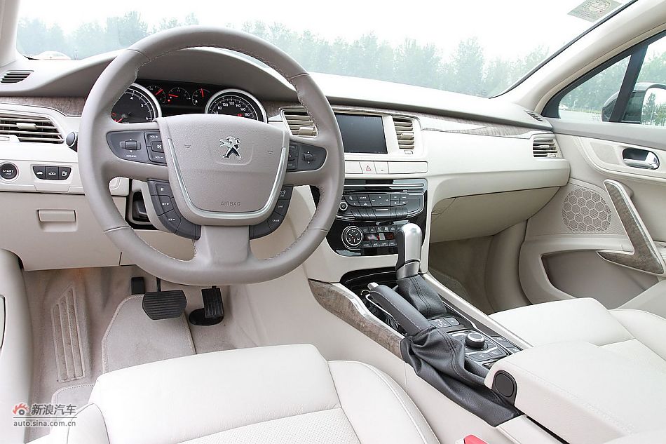 新浪试车评测东风标致508旗舰版