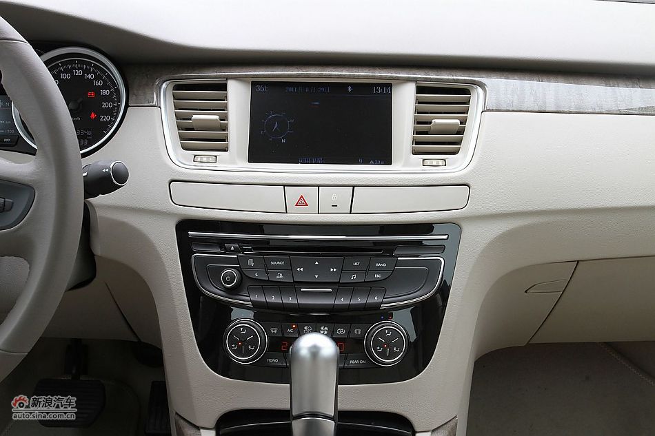 新浪试车评测东风标致508旗舰版