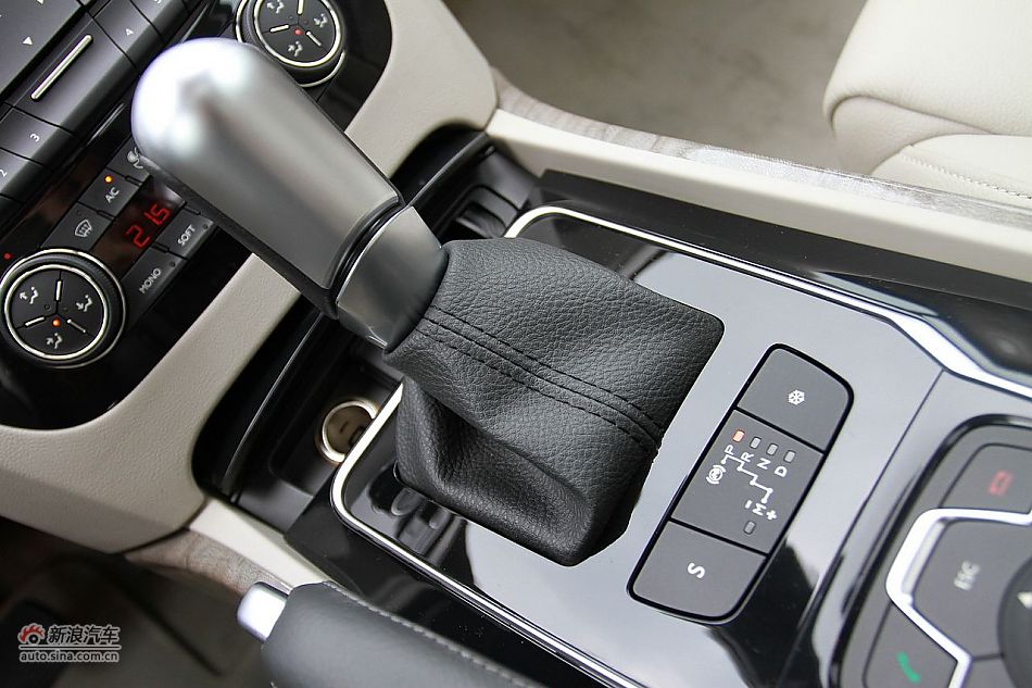 新浪试车评测东风标致508旗舰版