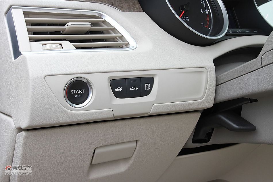 新浪试车评测东风标致508旗舰版