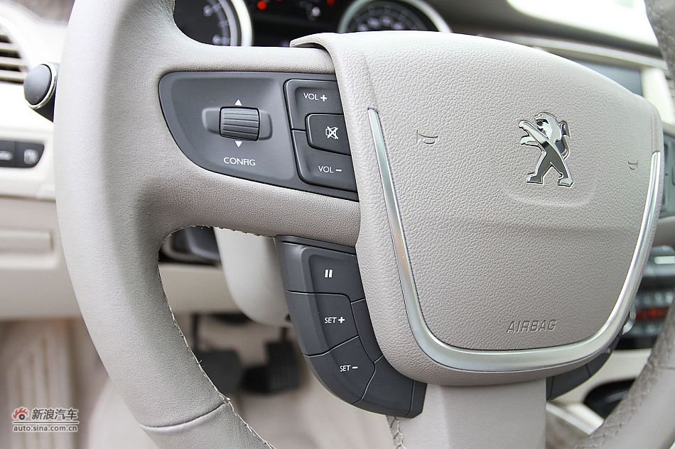 新浪试车评测东风标致508旗舰版