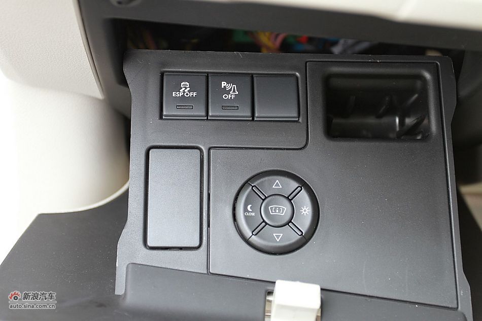 新浪试车评测东风标致508旗舰版