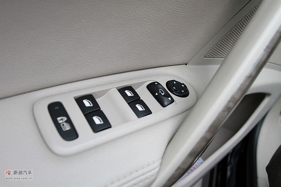 新浪试车评测东风标致508旗舰版