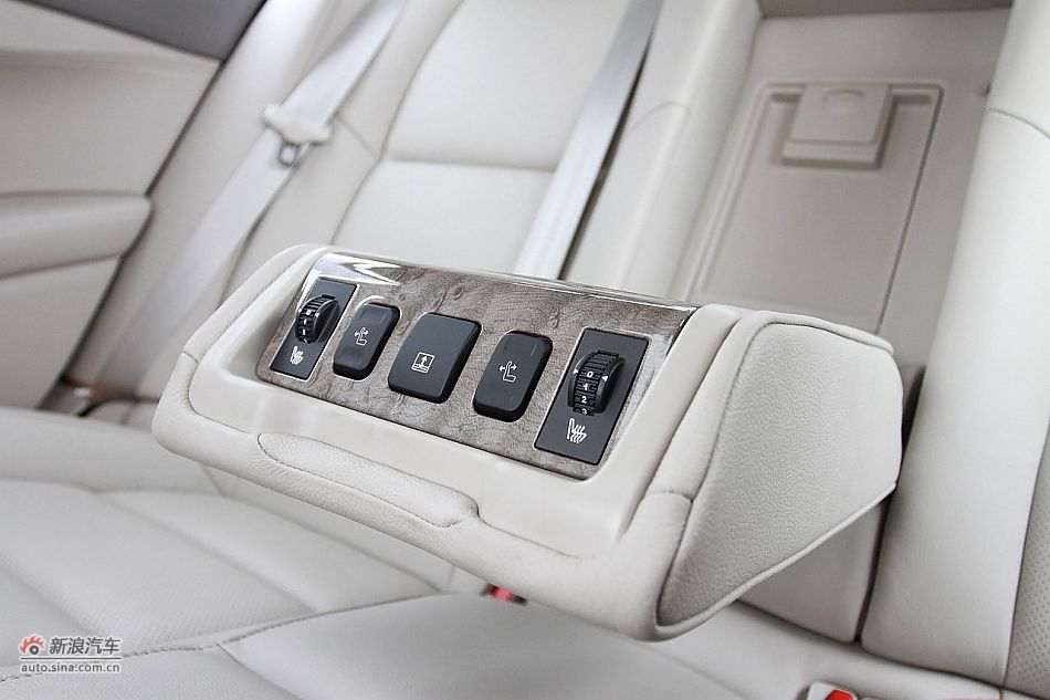 新浪试车评测东风标致508旗舰版