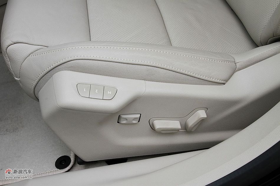 新浪试车评测东风标致508旗舰版