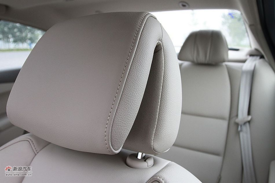 新浪试车评测东风标致508旗舰版