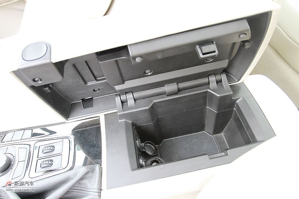 新浪试车评测东风标致508旗舰版