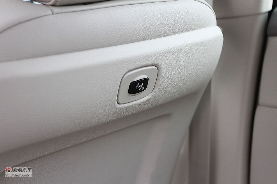 新浪试车评测东风标致508旗舰版