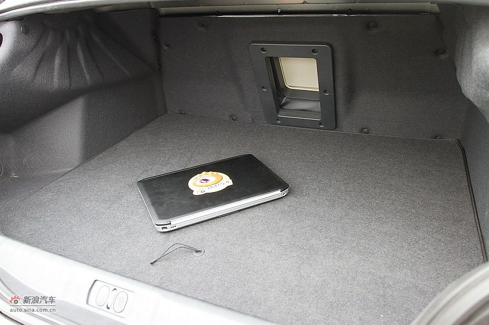 新浪试车评测东风标致508旗舰版