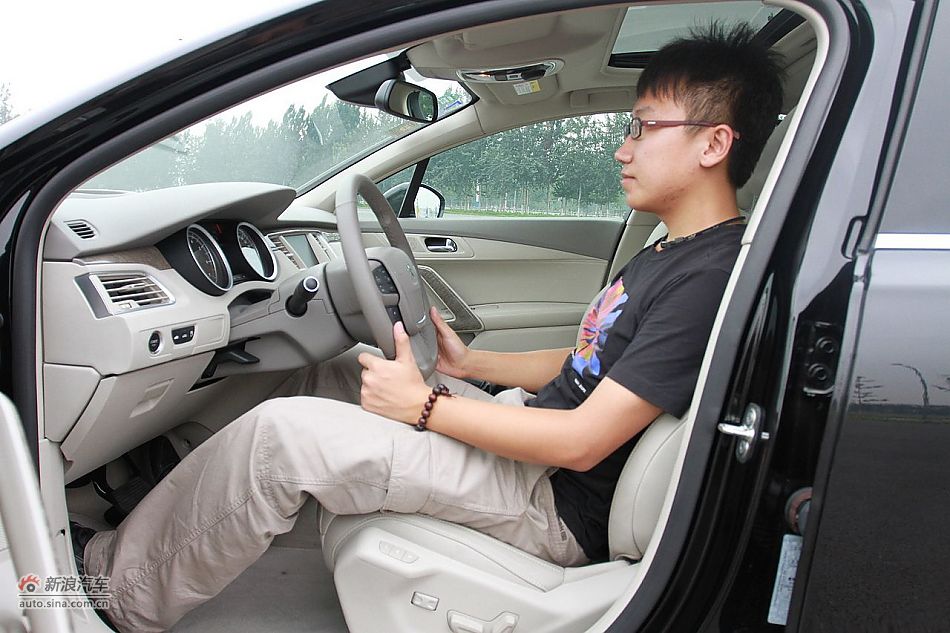 新浪试车评测东风标致508旗舰版