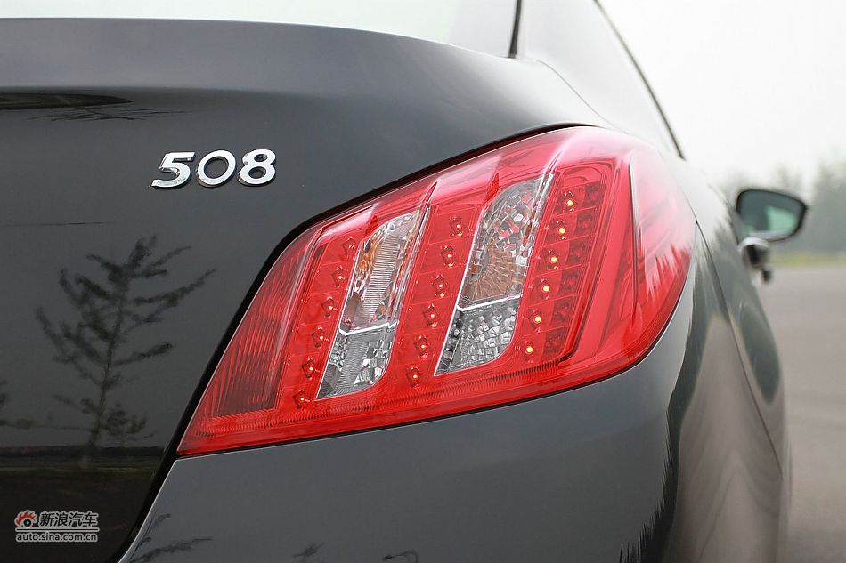 新浪试车评测东风标致508旗舰版