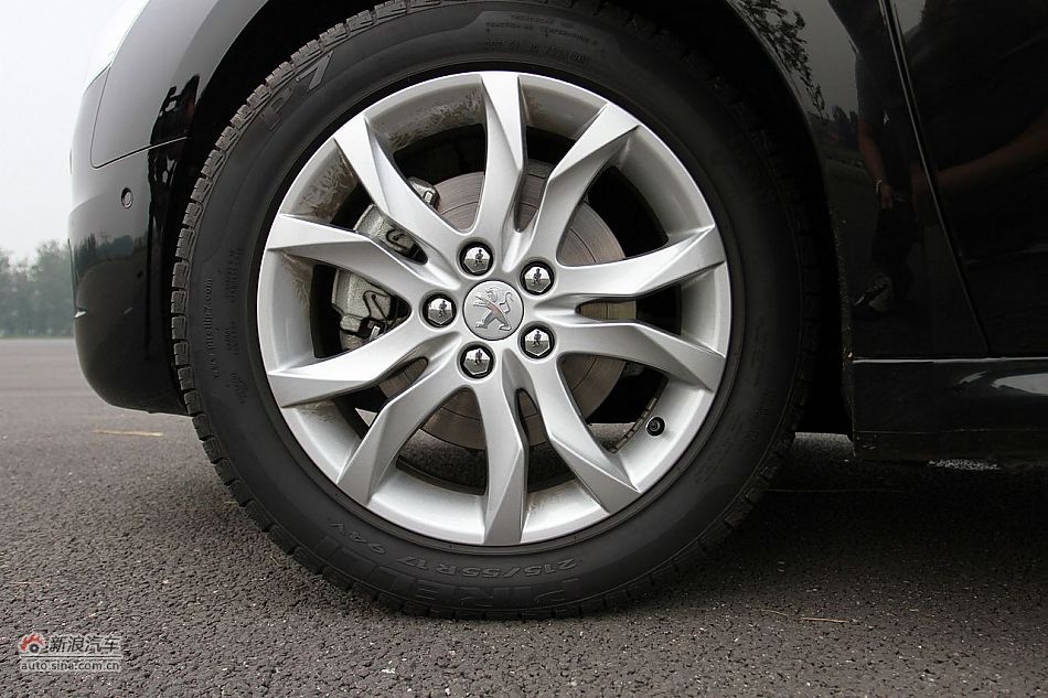 新浪试车评测东风标致508旗舰版