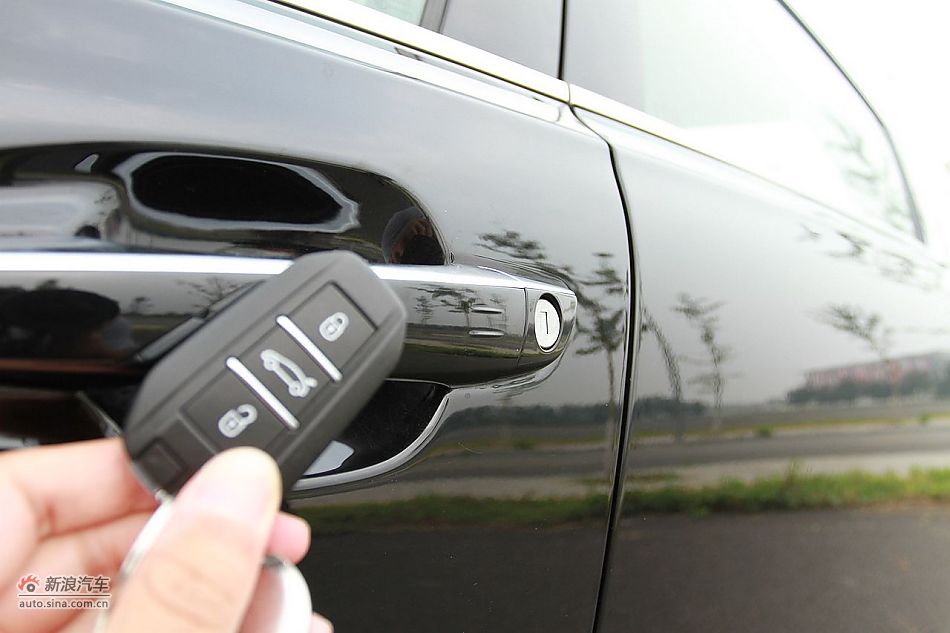 新浪试车评测东风标致508旗舰版