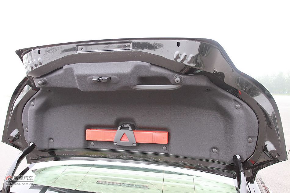 新浪试车评测东风标致508旗舰版