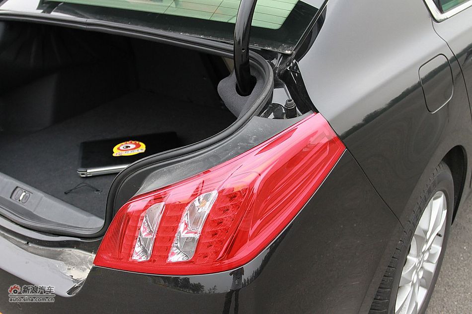新浪试车评测东风标致508旗舰版