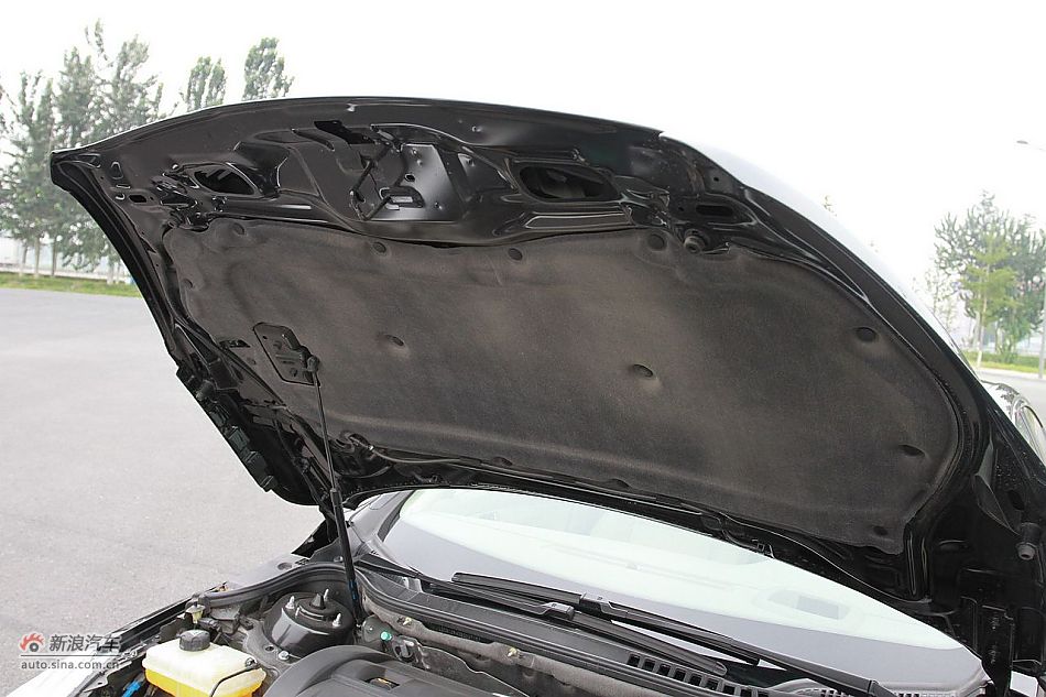 新浪试车评测东风标致508旗舰版