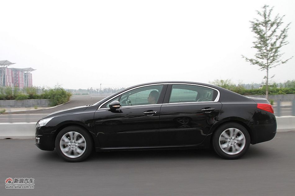 新浪试车评测东风标致508旗舰版