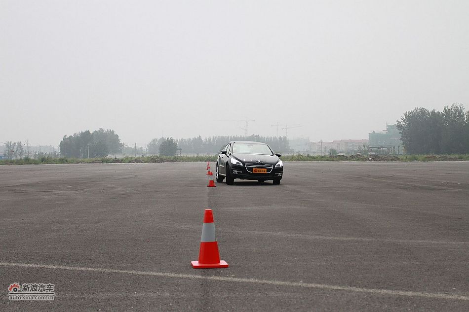 新浪试车评测东风标致508旗舰版