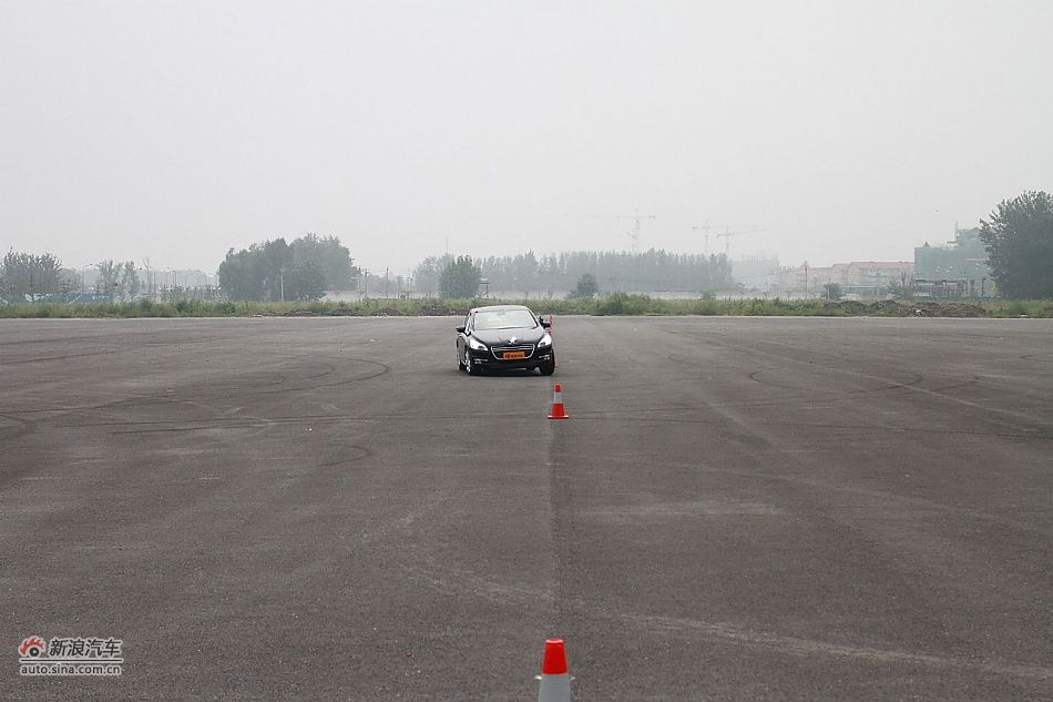 新浪试车评测东风标致508旗舰版
