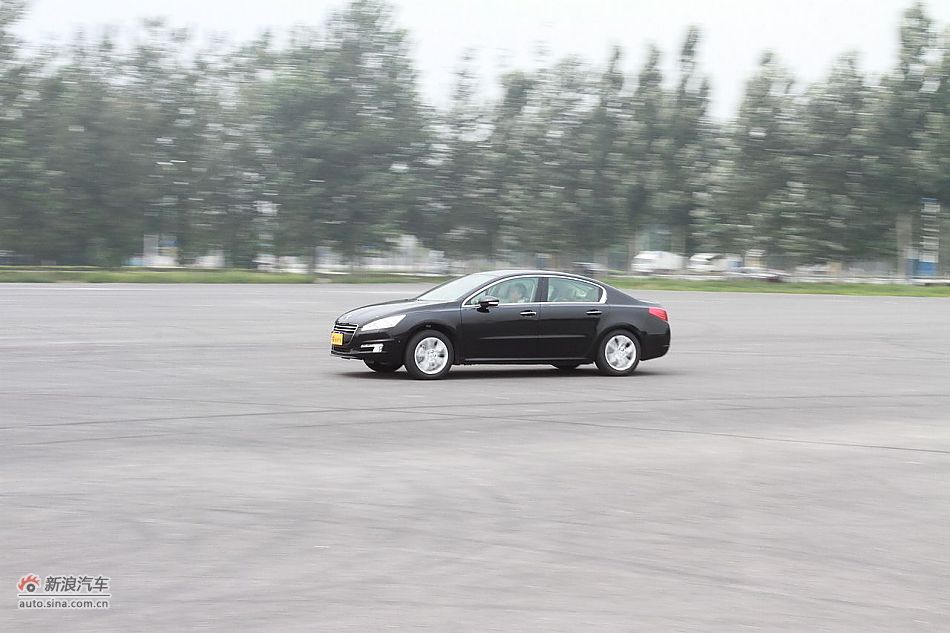 新浪试车评测东风标致508旗舰版