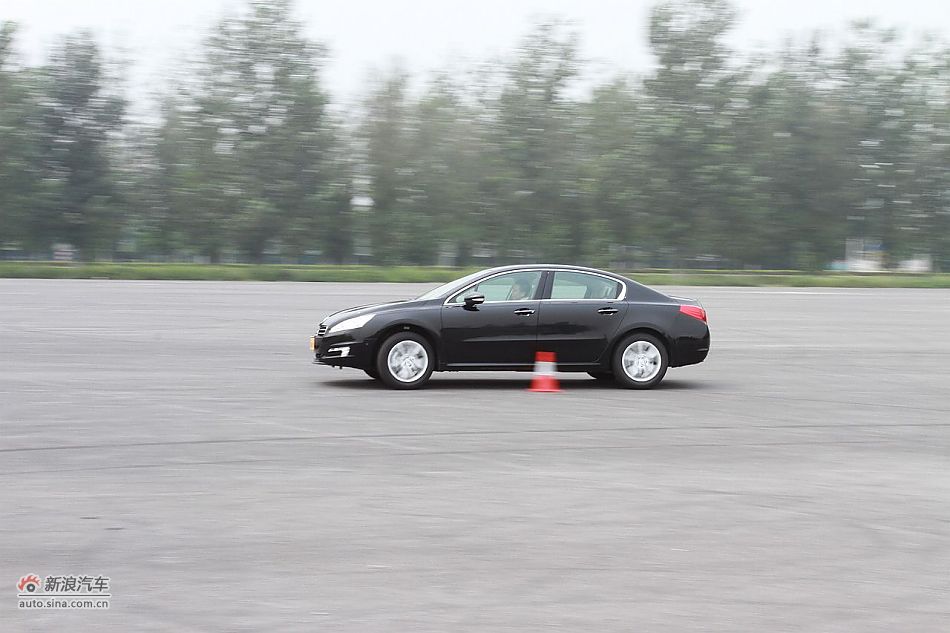 新浪试车评测东风标致508旗舰版