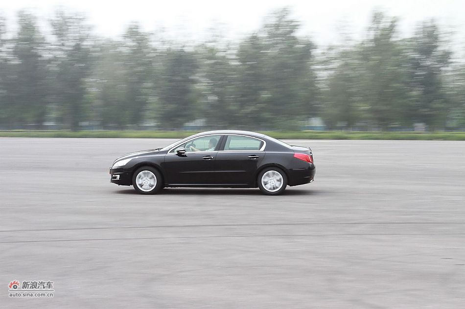 新浪试车评测东风标致508旗舰版