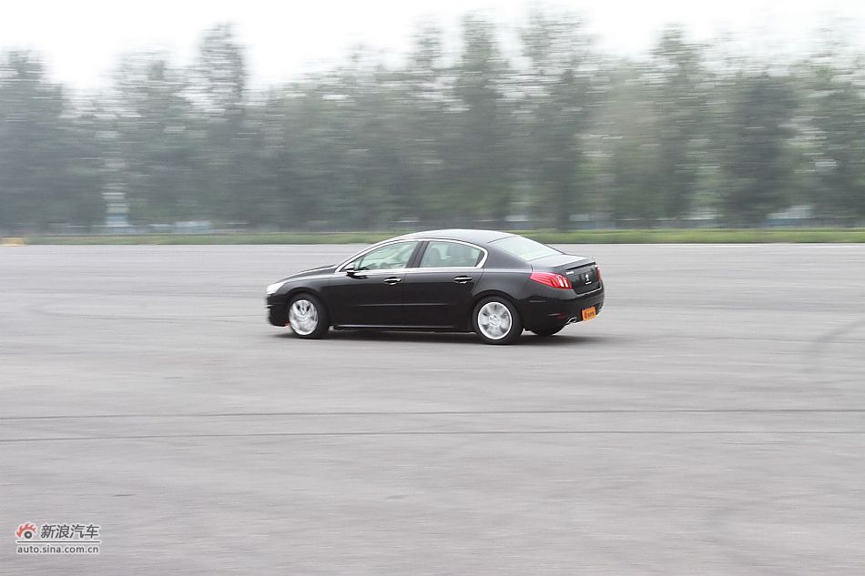 新浪试车评测东风标致508旗舰版