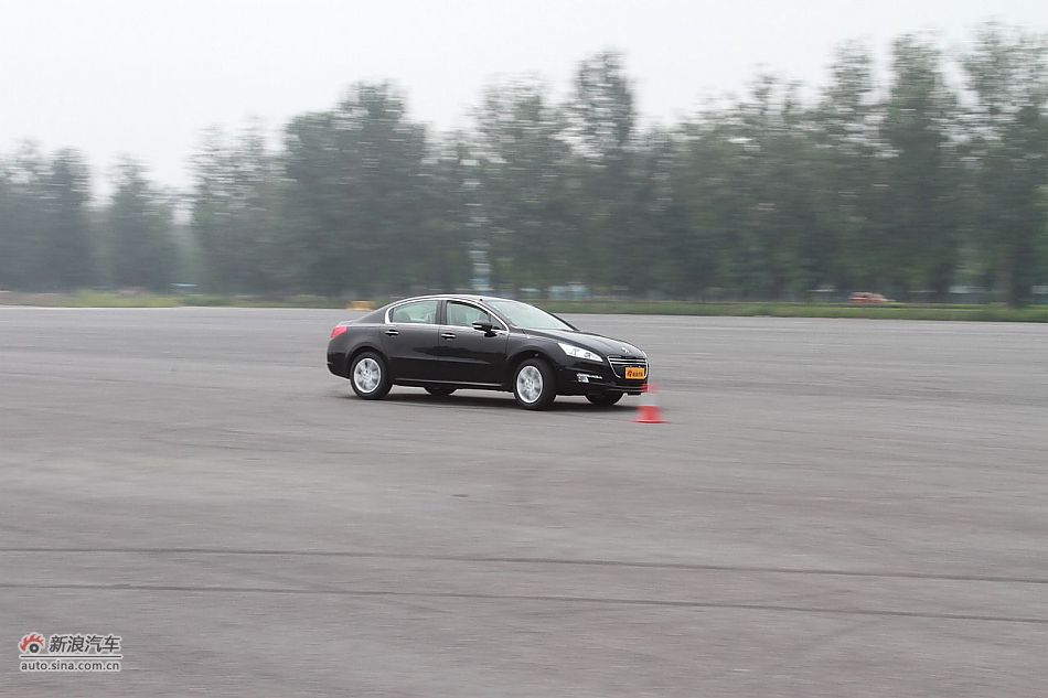 新浪试车评测东风标致508旗舰版