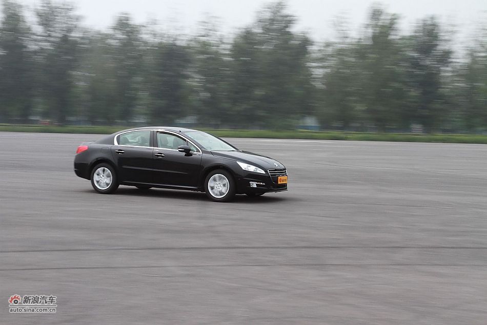 新浪试车评测东风标致508旗舰版