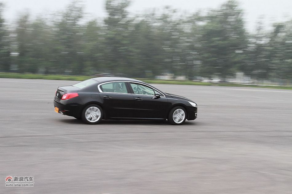 新浪试车评测东风标致508旗舰版