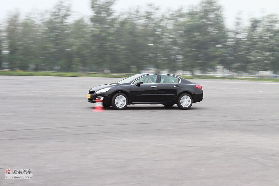 新浪试车评测东风标致508旗舰版