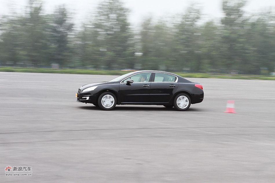 新浪试车评测东风标致508旗舰版