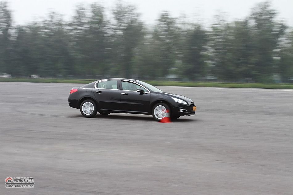 新浪试车评测东风标致508旗舰版