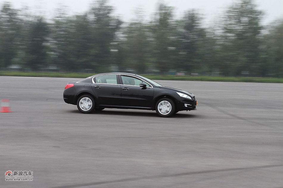新浪试车评测东风标致508旗舰版