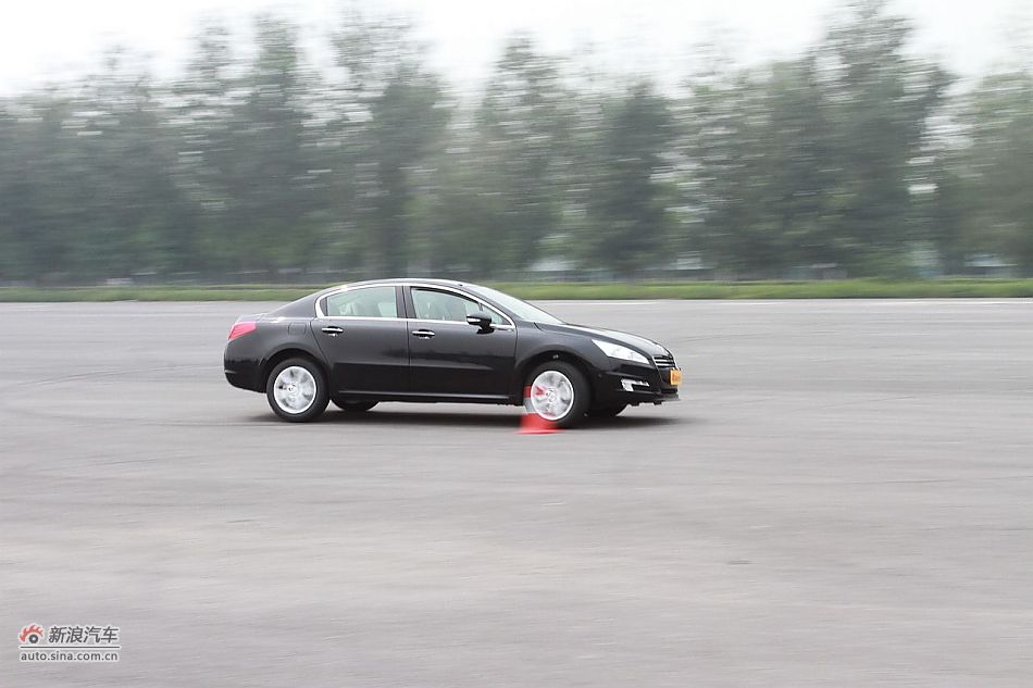 新浪试车评测东风标致508旗舰版