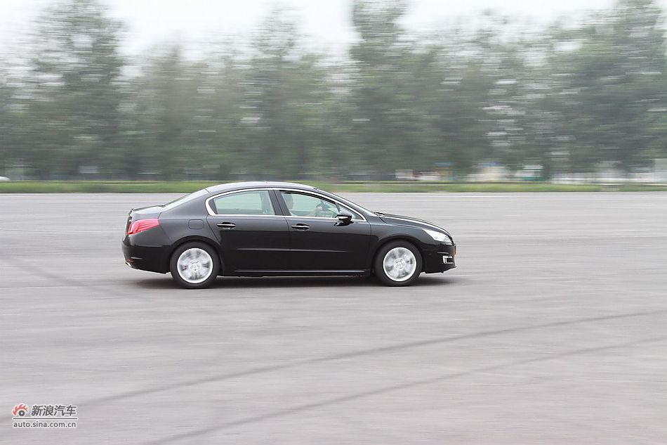 新浪试车评测东风标致508旗舰版